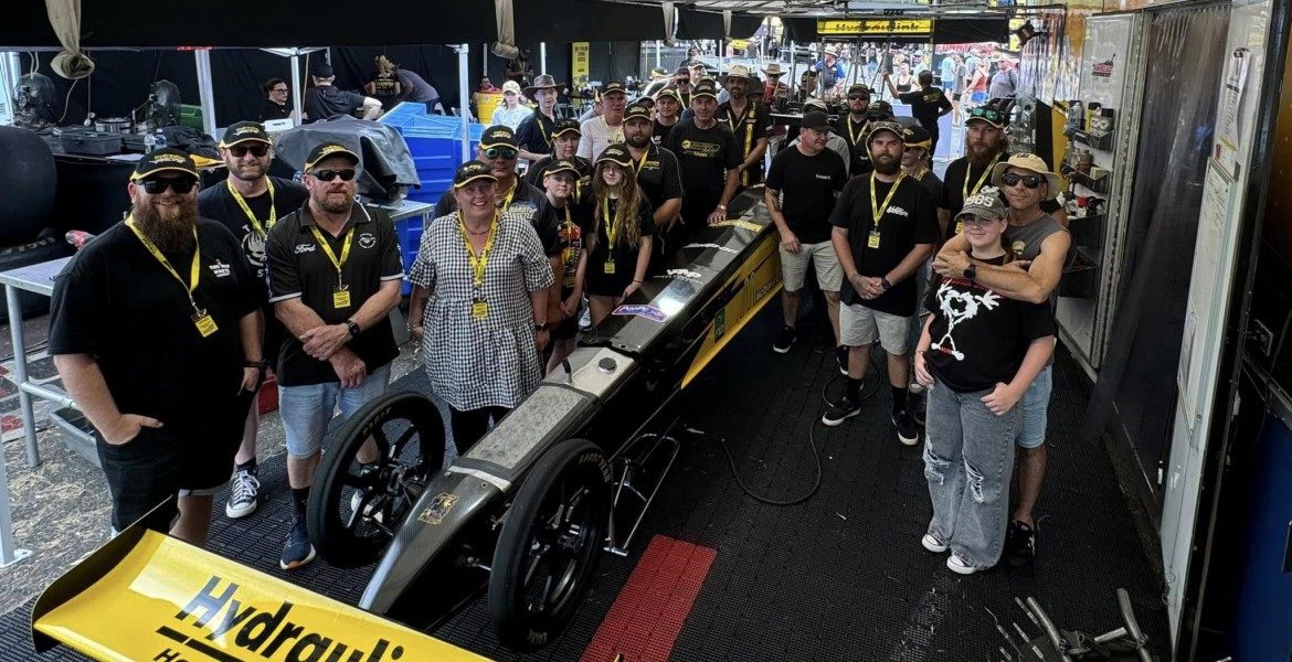 B-FINAL VICTORY FOR HYDRUALINK JIM READ RACING IN QUEENSLAND