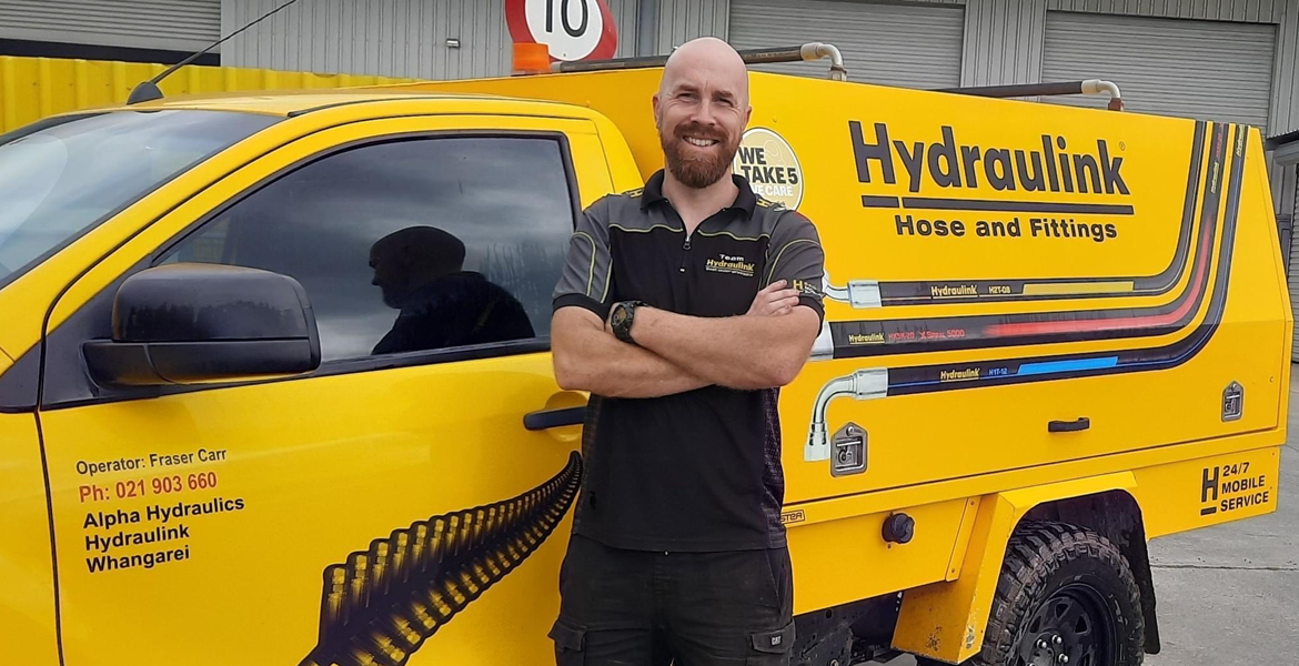 Go-getter Fraser Carr transitions  from Hydraulink Waged Employee  to Owner-Operator servicing  the Whangarei region